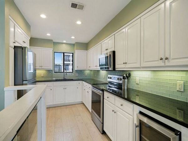 Lovely Beachfront Vacation Condo Rental in Miramar Beach