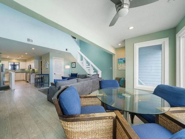 Lovely Beachfront Vacation Condo Rental in Miramar Beach