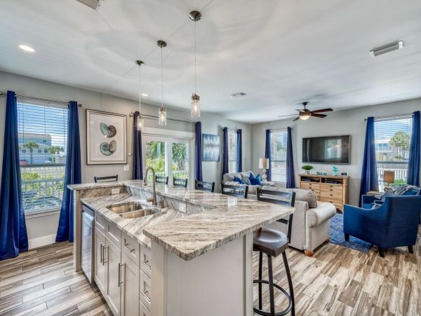 Luxury Destin Home 6 Bedrooms  - Walk to Beach