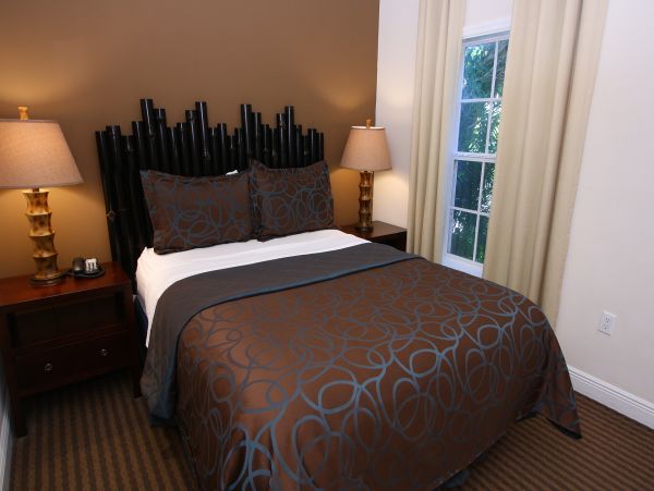 Siesta Key 2 Bedroom Rental with Pool and Hot Tub