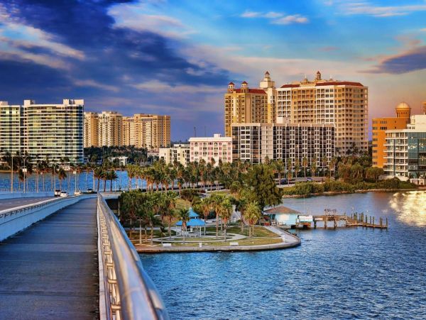 Siesta Key Two Bedroom Rental Short Walk to Beach