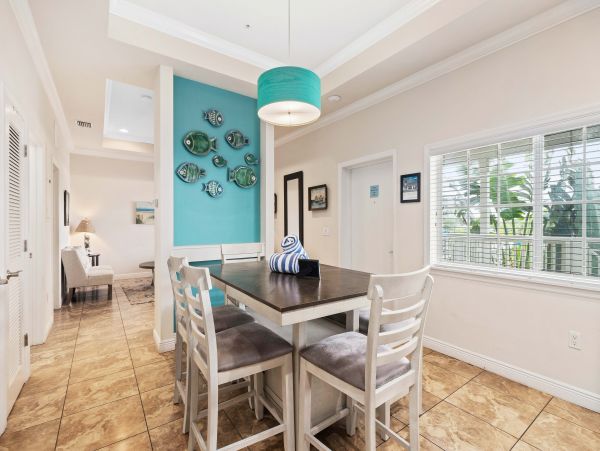 Siesta Key Two Bedroom Rental Short Walk to Beach