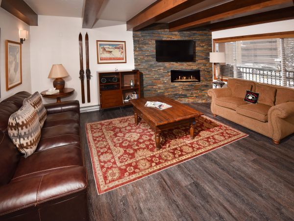 Two Bedroom Gold Rated Lionshead Property