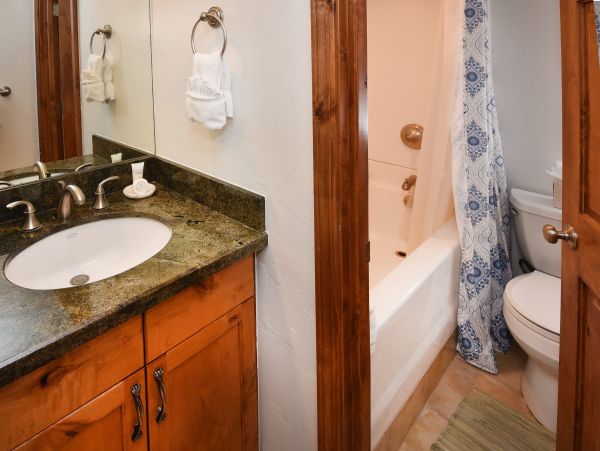 Two Bedroom Gold Rated Lionshead Property