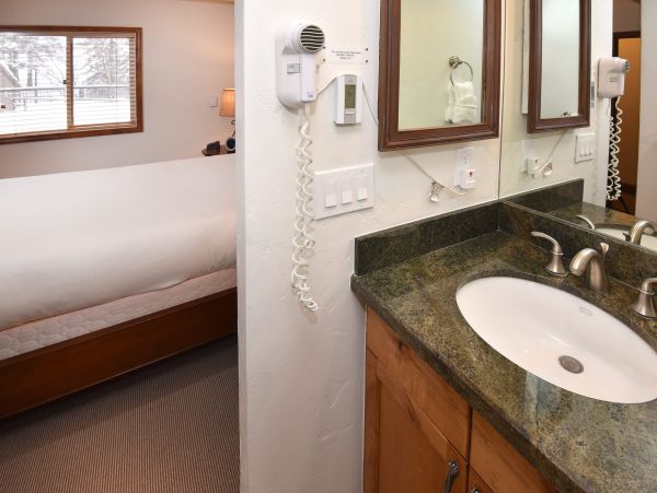 Two Bedroom Gold Rated Lionshead Property