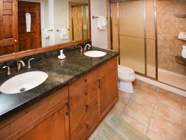 Two Bedroom Gold Rated Lionshead Property