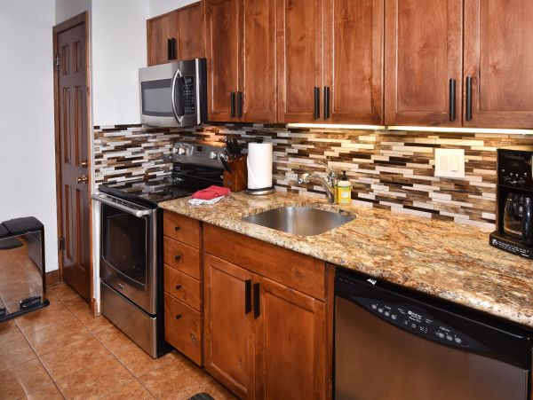Two Bedroom Gold Rated Lionshead Property