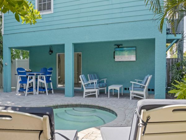 Anna Maria Island Vacation Pool Home Very Close to Beaches