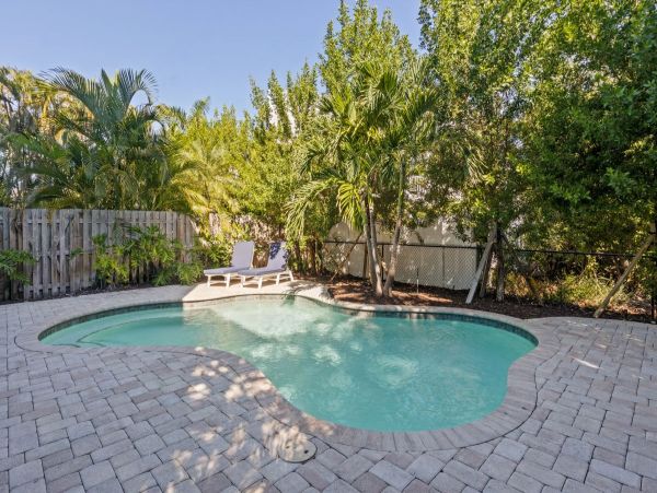 Anna Maria Island Vacation Pool Home Very Close to Beaches