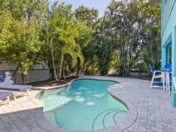 Anna Maria Island Vacation Pool Home Very Close to Beaches