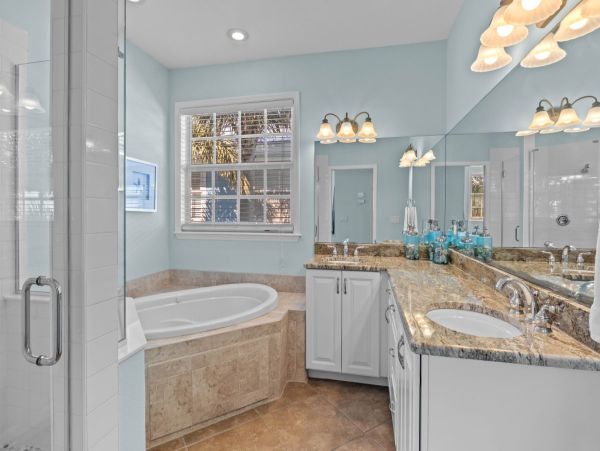 Anna Maria Island Vacation Pool Home Very Close to Beaches