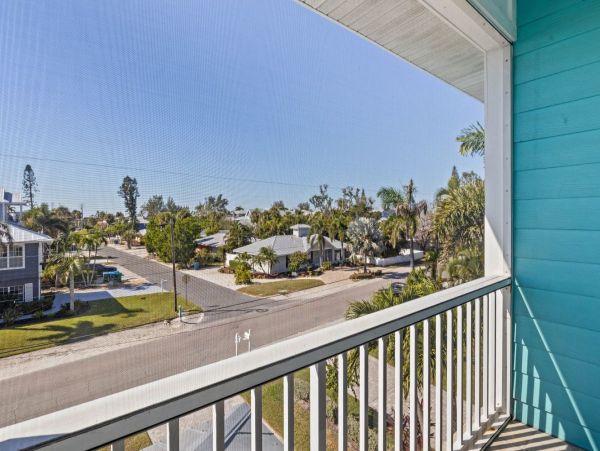 Anna Maria Island Vacation Pool Home Very Close to Beaches