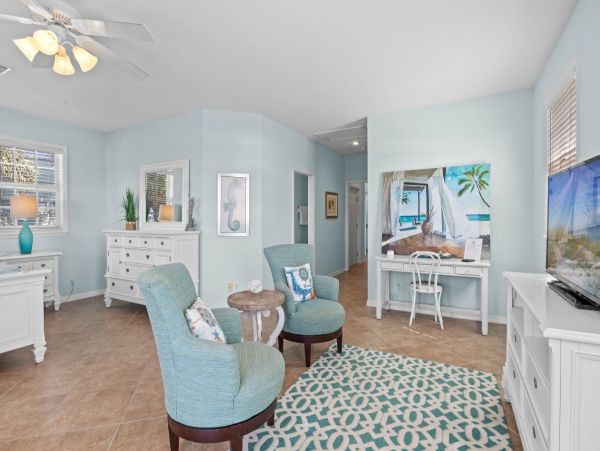 Anna Maria Island Vacation Pool Home Very Close to Beaches