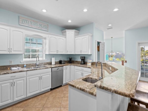 Anna Maria Island Vacation Pool Home Very Close to Beaches