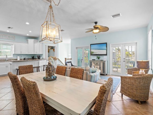 Anna Maria Island Vacation Pool Home Very Close to Beaches