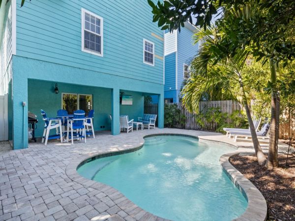 Anna Maria Island Vacation Pool Home Very Close to Beaches
