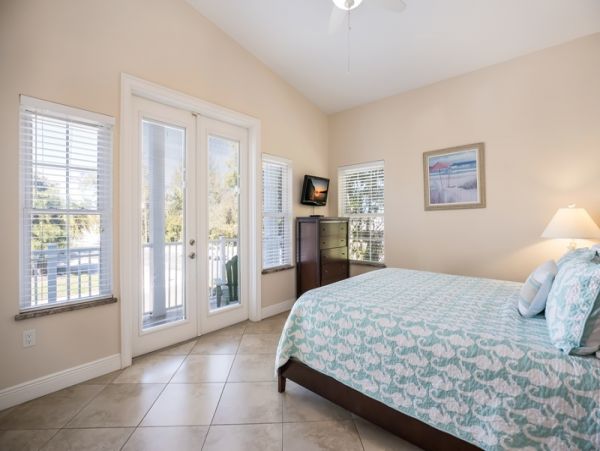 Holmes Beach 3 Bedroom Vacation Rental 2 Blocks To. Beach