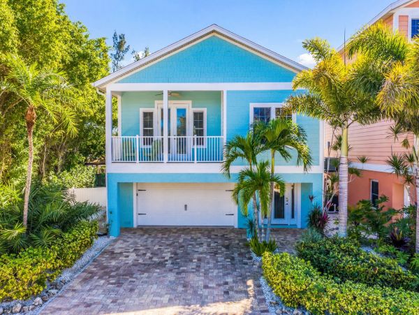 Holmes Beach 3 Bedroom Vacation Rental 2 Blocks To. Beach