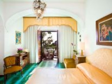 Relax in your Positano vacation rental