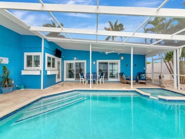 Bayfront Vacation Rental Florida - Waterfront Villa with Private Pool
