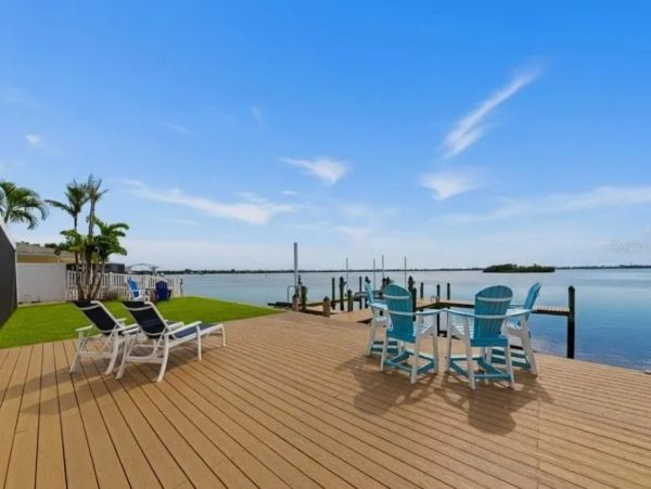 Bayfront Vacation Rental Florida - Waterfront Villa with Private Pool