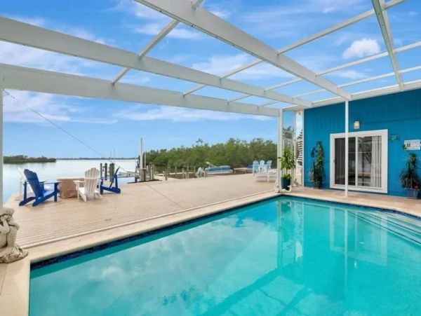 Bayfront Vacation Rental Florida - Waterfront Villa with Private Pool