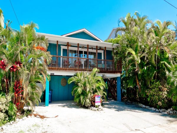 Anna Maria Upscale 3 Bedroom Vacation Rental Home Sleeps 7