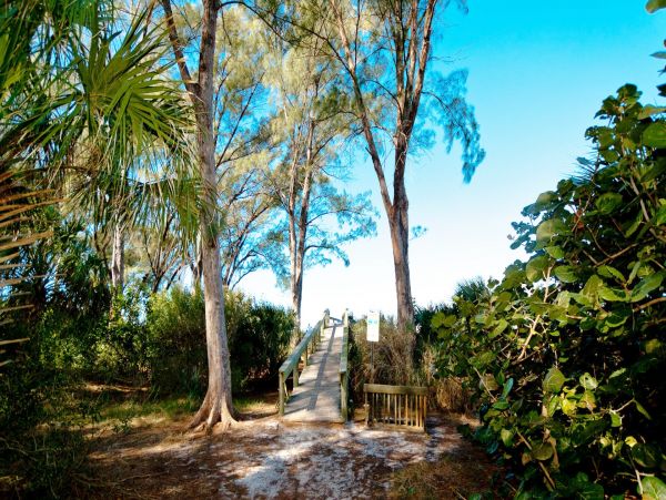Anna Maria Upscale 3 Bedroom Vacation Rental Home Sleeps 7
