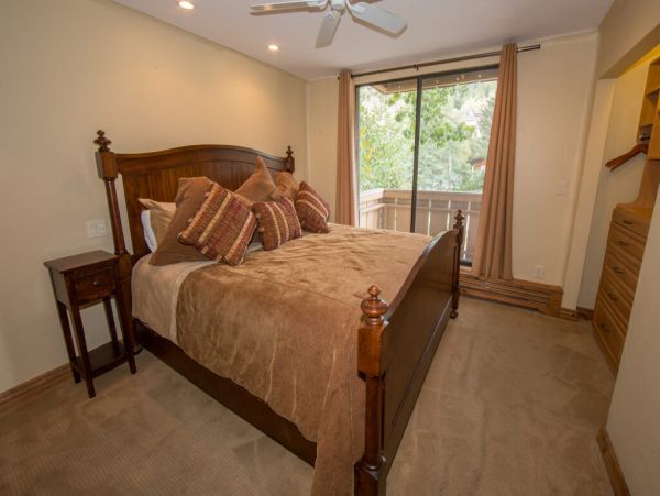 Vail Ski Vacation Condo with Mountain Views