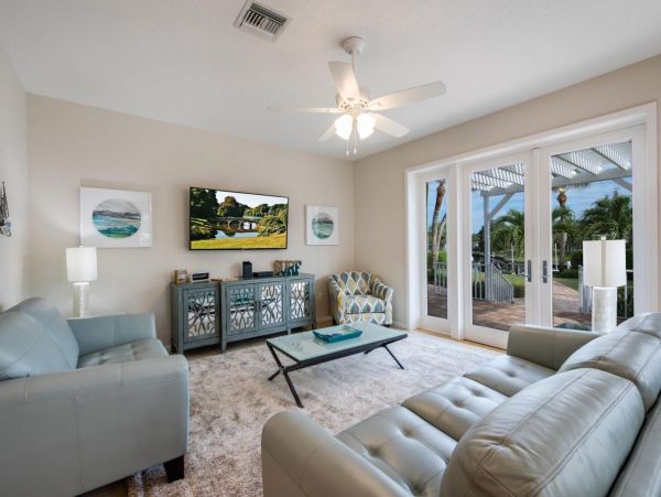 Canal Views From This Four Bedroom Siesta Key Vacation Home
