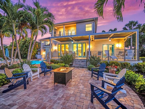 Canal Views From This Four Bedroom Siesta Key Vacation Home