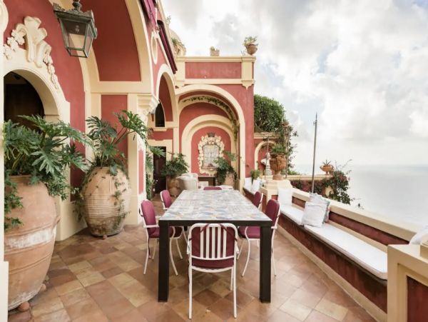 Four Bedroom Vacation Rental - Short Walk to Beach