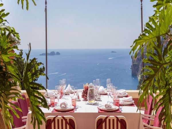 Four Bedroom Vacation Rental - Short Walk to Beach