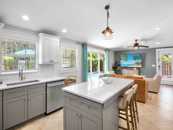 Holmes Beach Vacation Home Sleeps Six Guests.