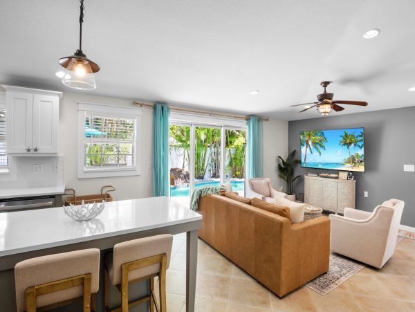 Holmes Beach Vacation Home Sleeps Six Guests.