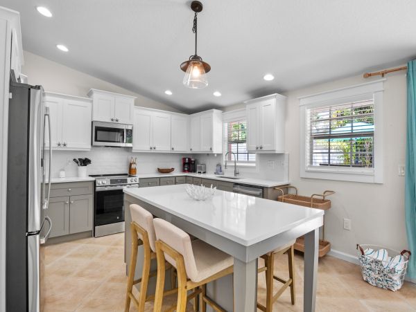Holmes Beach Vacation Home Sleeps Six Guests.
