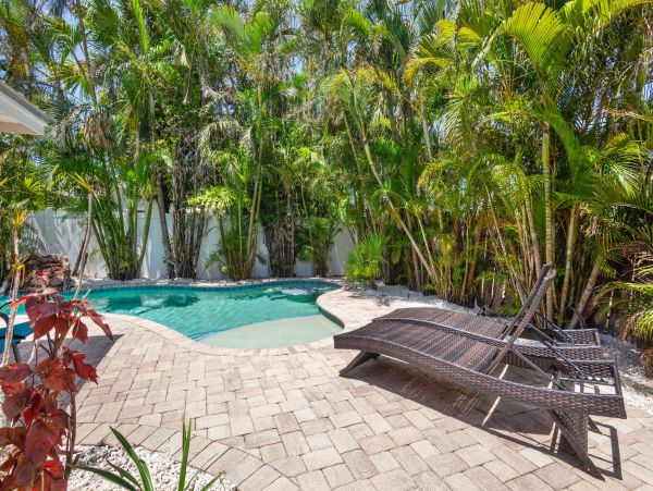 Holmes Beach Vacation Home Sleeps Six Guests.