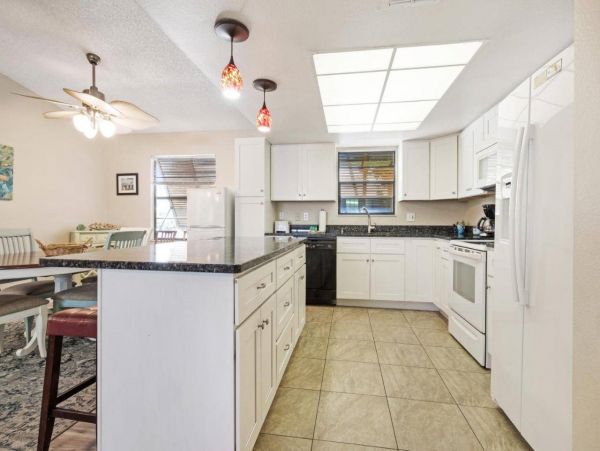 Located on the North End Anna Maria Only 450 Yards to Beach