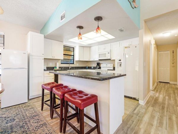Located on the North End Anna Maria Only 450 Yards to Beach