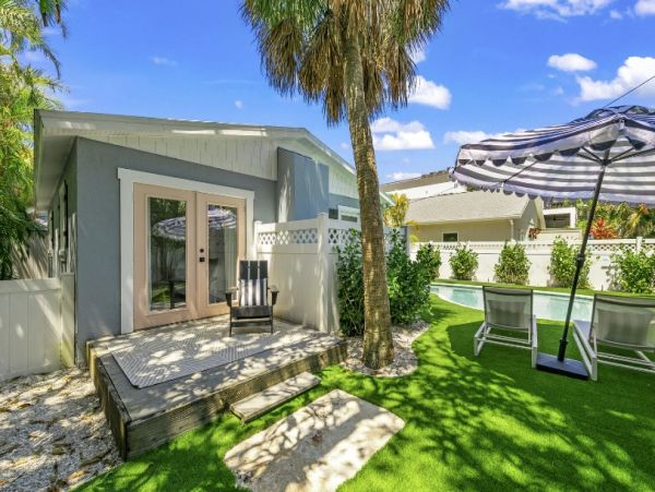 Heart of Anna Maria Sleeps 6 Private Pool