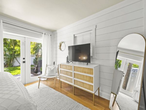 Heart of Anna Maria Sleeps 6 Private Pool