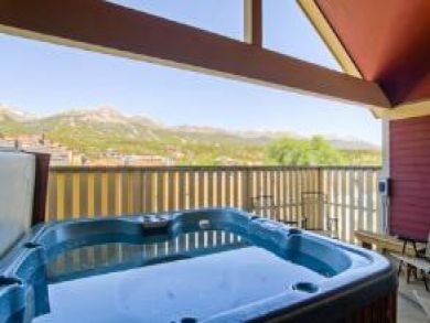 Private hot tub