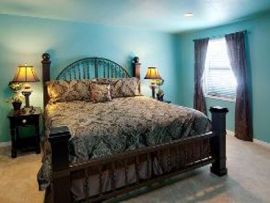 Bedroom 3 with king bed & one set of bunk beds