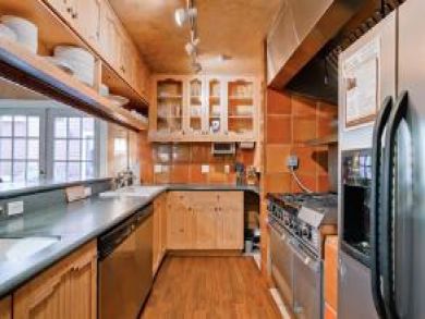 Fully equipped kitchen with stainless steel appliances