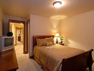 Bedroom 2 with queen bed