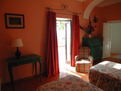 Bedroom With Twin Bed