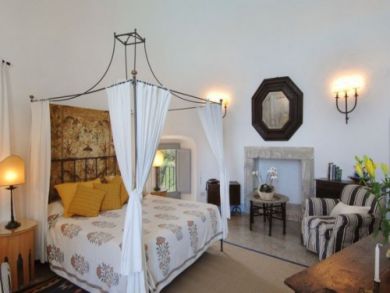 Bedroom With Four Poster