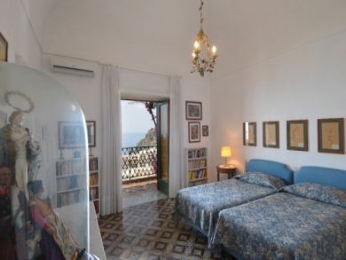 Bedroom With Twin Beds Bedroom With Twin Beds