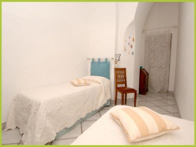 Bedroom with Twin Bed