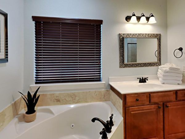 Destin Five Bedroom Vacation Home Sleeps 14 Walk to Beach